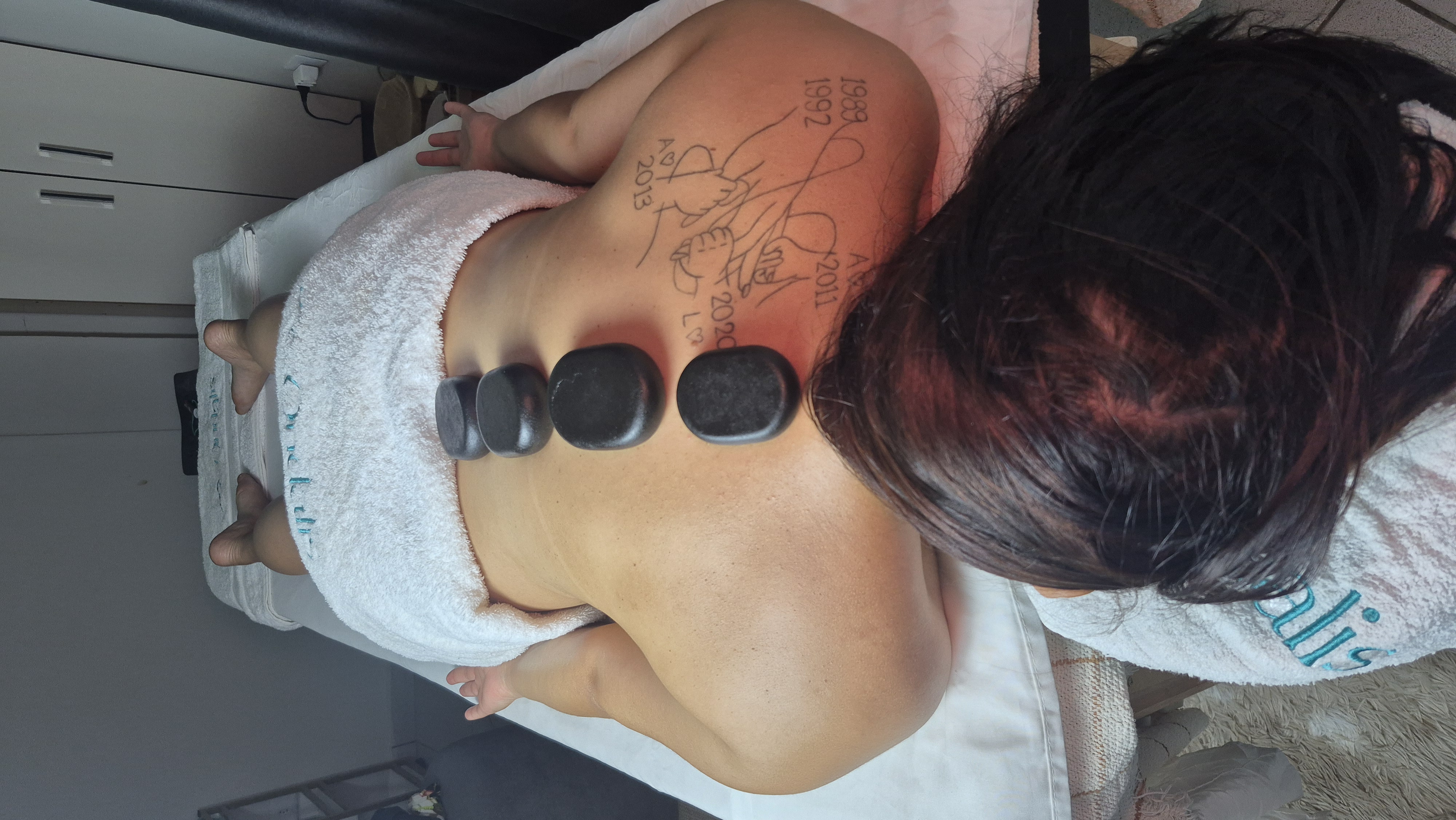 Massagem Relaxante + Pedras Quentes