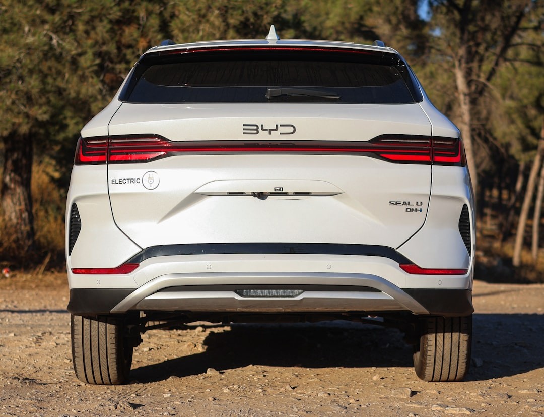 BYD quebra recorde de vendas de elétricos em abril de 2026: os números que explicam o feito
