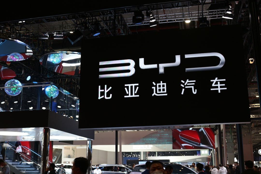 Reorientação chinesa do BYD Sealion 7: o que muda na prática para o comprador brasileiro