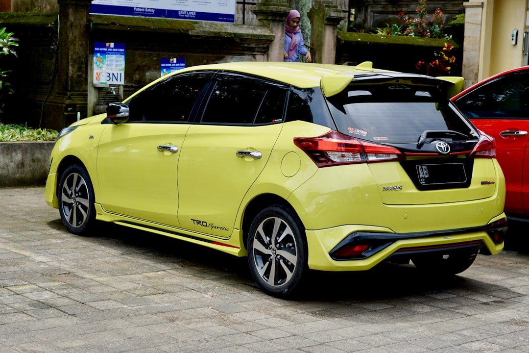 Toyota Yaris Cross Hybrid vs. Omoda 5: racionalidade japonesa ou exuberância chinesa?