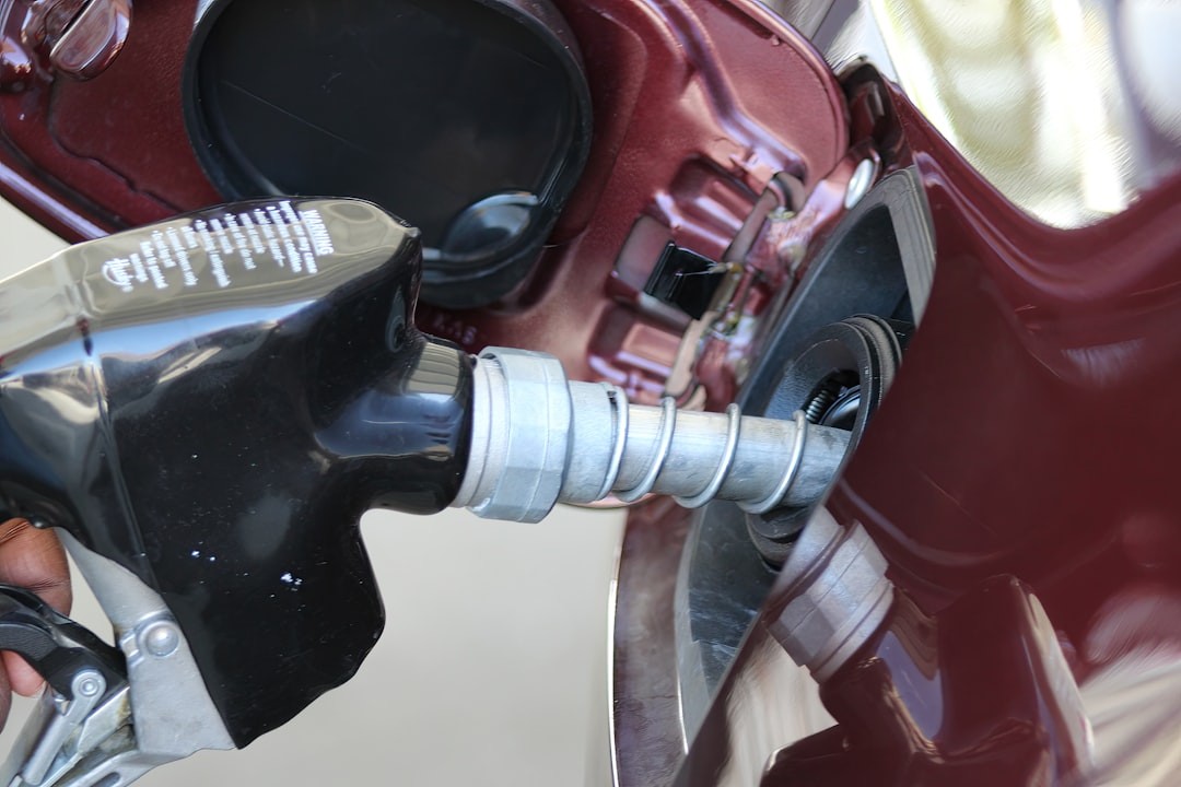 Solução Técnica: Como Instalar o Anel de Fixação da Bomba de Combustível no Renault Kangoo