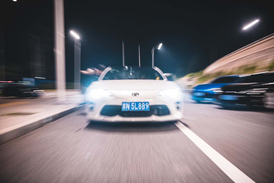 Baterias de Estado Sólido Avançam: Toyota Inicia Produção e China Atinge 1.000 km de Autonomia