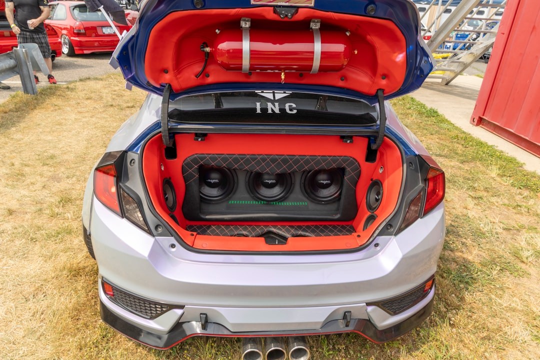 Caixa Selada ou Dutada? Qual Subwoofer Escolher Para o Seu Estilo Musical